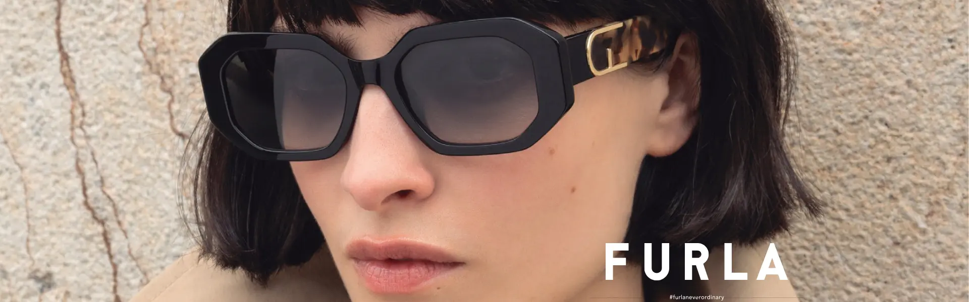 Colección de gafas de moda Furla originales con monturas de colores.